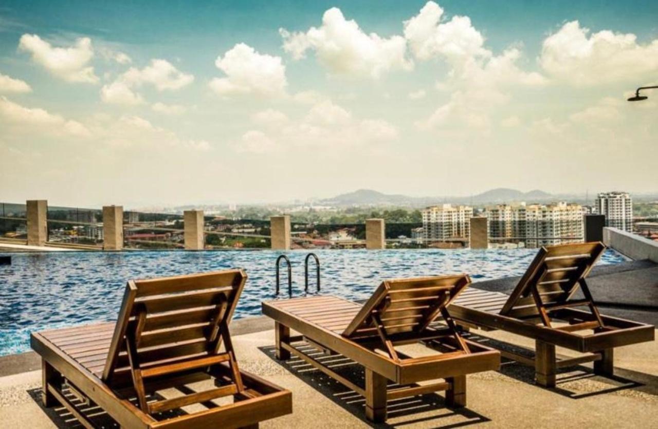 Imperio.Res - Near To Jonker & Mall - Pool View Melaka Zewnętrze zdjęcie